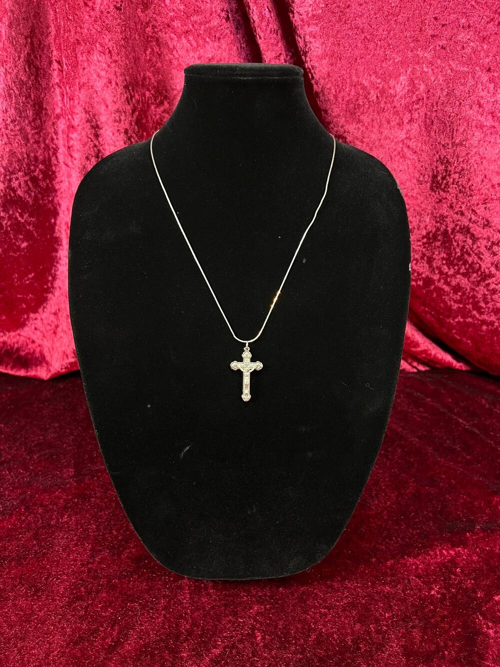 Vintage Silver Tone Necklace - Catholic Crucifix Cross Religious Pendant